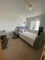 Captivating 1-bed Apartment in Barking