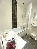 Captivating 1-bed Apartment in Barking