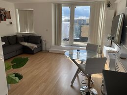 Captivating 1-bed Apartment in Barking