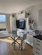 Captivating 1-bed Apartment in Barking