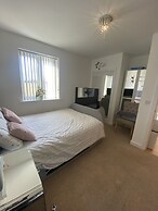 Captivating 1-bed Apartment in Barking