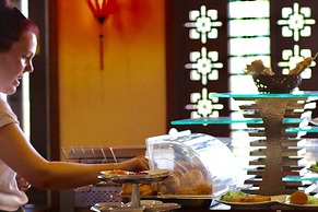 Long Life Riverside Hotel & Spa