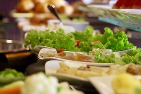 Long Life Riverside Hotel & Spa