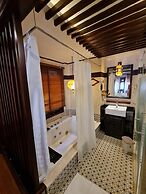 Long Life Riverside Hotel & Spa