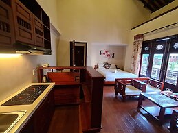 Long Life Riverside Hotel & Spa