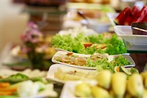 Long Life Riverside Hotel & Spa