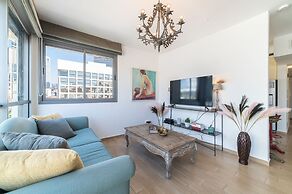 Elegant Duplex near Rothschild by FeelHome