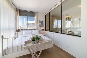 Elegant Duplex near Rothschild by FeelHome