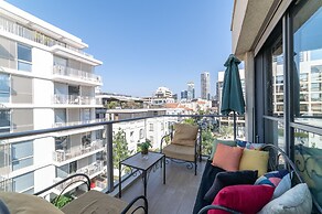 Elegant Duplex near Rothschild by FeelHome