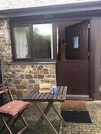 The Tack Room - a Comfy Cabin in North Devon