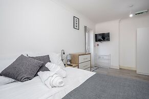 Remarkable 1-bed Studio in Dagenham