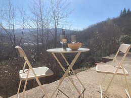 2-bed Borgo val di Taro Apt w/ Private Terrace