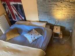 2-bed Borgo val di Taro Apt w/ Private Terrace