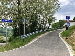 2-bed Borgo val di Taro Apt w/ Private Terrace