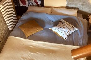 2-bed Borgo val di Taro Apt w/ Private Terrace