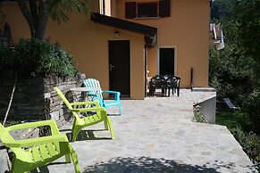 2-bed Borgo val di Taro Apt w/ Private Terrace