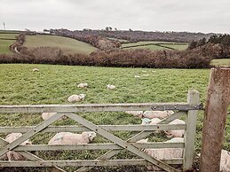 Stunning Shepherd's Hut Retreat, North Devon