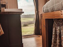 Stunning Shepherd's Hut Retreat, North Devon