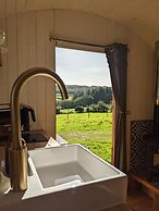 Stunning Shepherd's Hut Retreat, North Devon