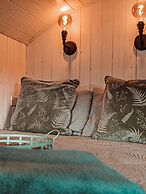 Stunning Shepherd's Hut Retreat, North Devon