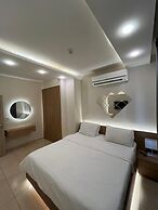 7 Days Hotel