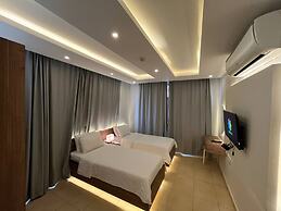 7 Days Hotel