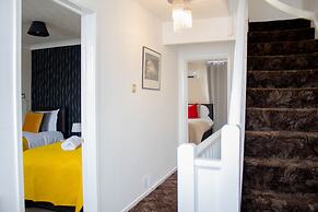 Spacious 5-bed House! Tilbury! Free Parking!