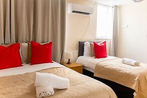 Spacious 5-bed House! Tilbury! Free Parking!