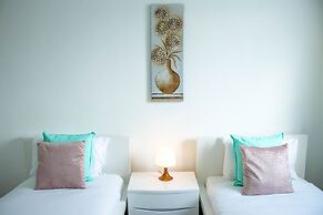 Spacious 5-bed House! Tilbury! Free Parking!