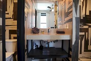 Magnificent En Suite Studio