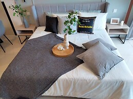 Continew Residence by HomeBrickz