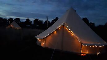 6m xl Bell Tent With log Burner, Near Whitby