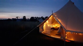 6m xl Bell Tent With log Burner, Near Whitby