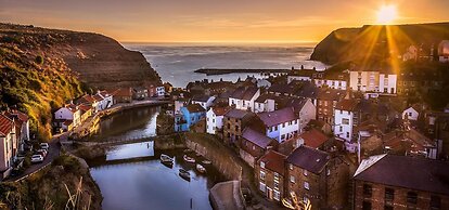 6m Emperor Tent, Near Whitby, With log Burner