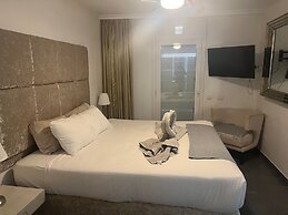 Luxury 4 bedroom villa with jacuzzi