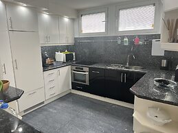 Luxury 4 bedroom villa with jacuzzi