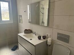 Luxury 4 bedroom villa with jacuzzi