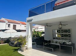 Luxury 4 bedroom villa with jacuzzi