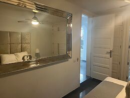 Luxury 4 bedroom villa with jacuzzi