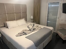 Luxury 4 bedroom villa with jacuzzi