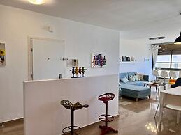 Elegant Apt with Balcony & Sea View by FeelHome