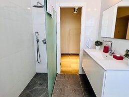 Elegant Apt with Balcony & Sea View by FeelHome