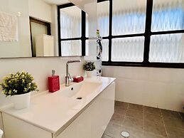 Elegant Apt with Balcony & Sea View by FeelHome