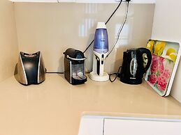 Elegant Apt with Balcony & Sea View by FeelHome