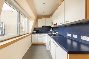 Amazing Castle View Apartment