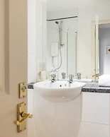 Amazing Castle View Apartment