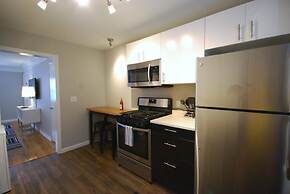 B2be Enjoy a Pet-friendly and Clean Condo Near the Beltline