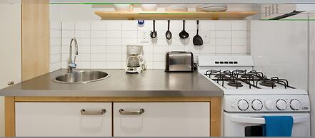 CCF Enjoy a Full Kitchen in an Affordable Studio Near Peachtree Street