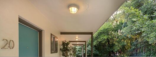 CCL Professional Studio w Wi-fi Perfect for Business Travelers