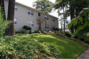 B2bl Cute Condo Walkable to Midtown 1 Block From Marta